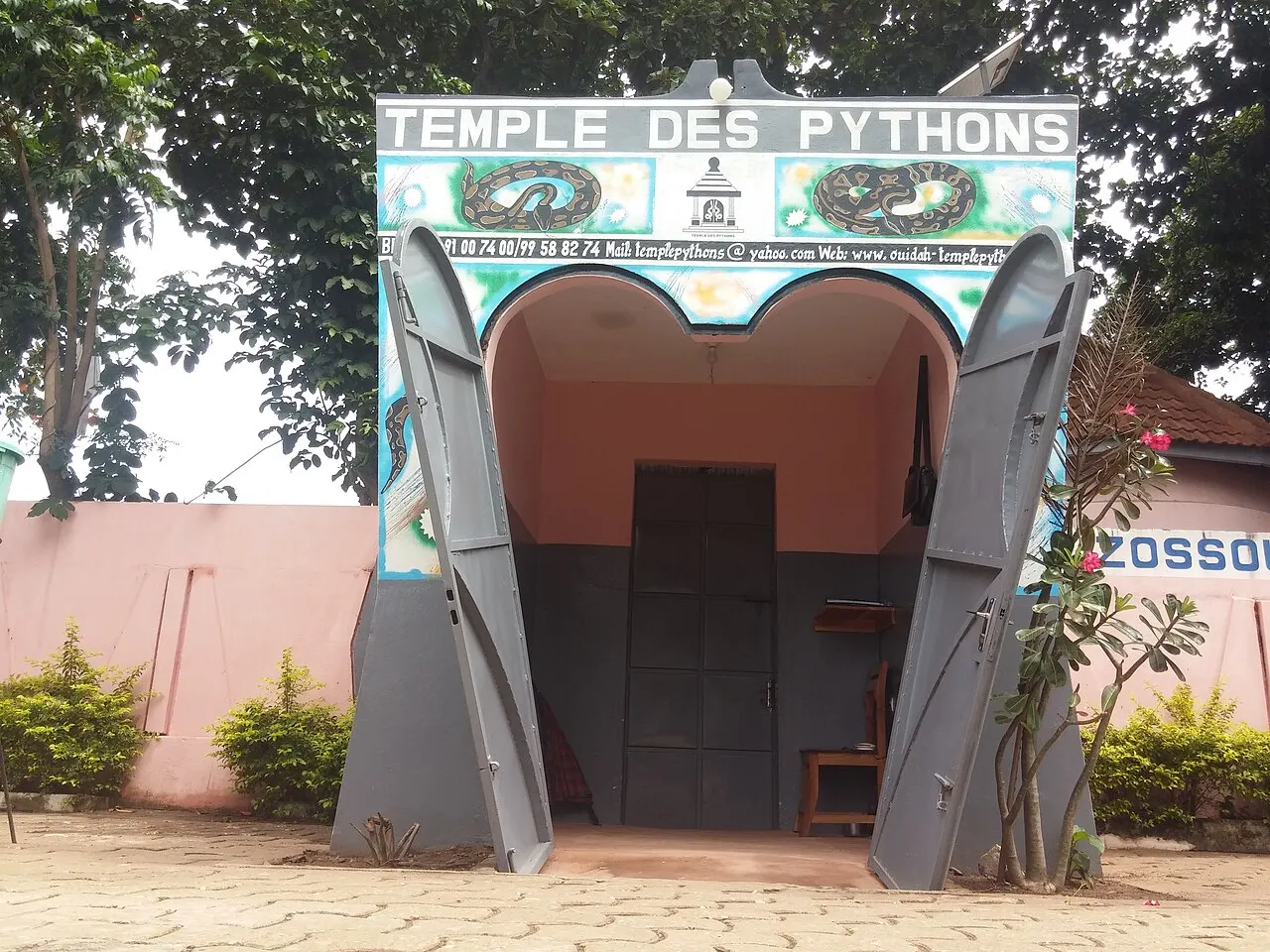 Temple des Pythons de Ouidah, sanctuaire vaudou au Bénin
